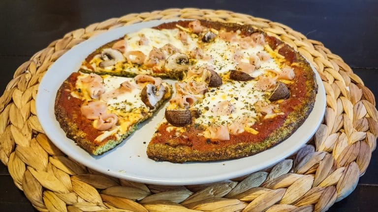 Pizza FIT con base de brócoli​