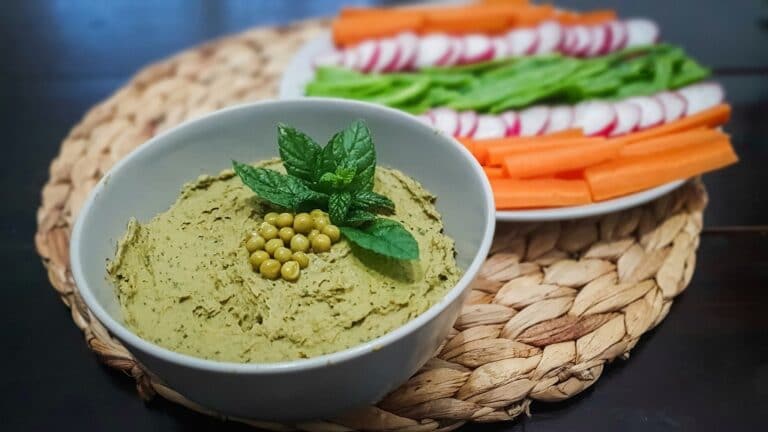 Hummus de guisantes y menta